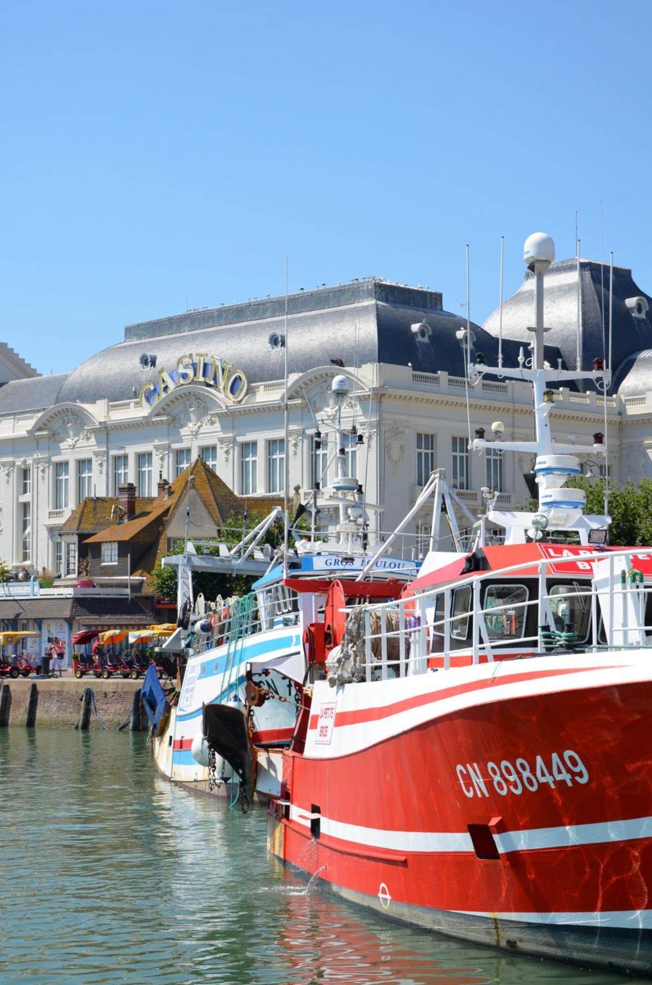 Le Trouville - Hotel De Charme Bagian luar foto
